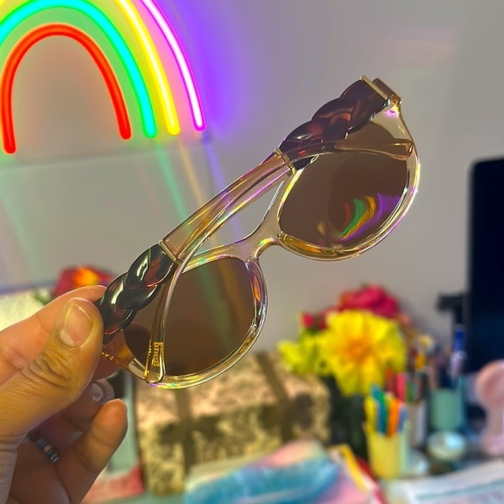 Brown tortoise cateye sunglasses